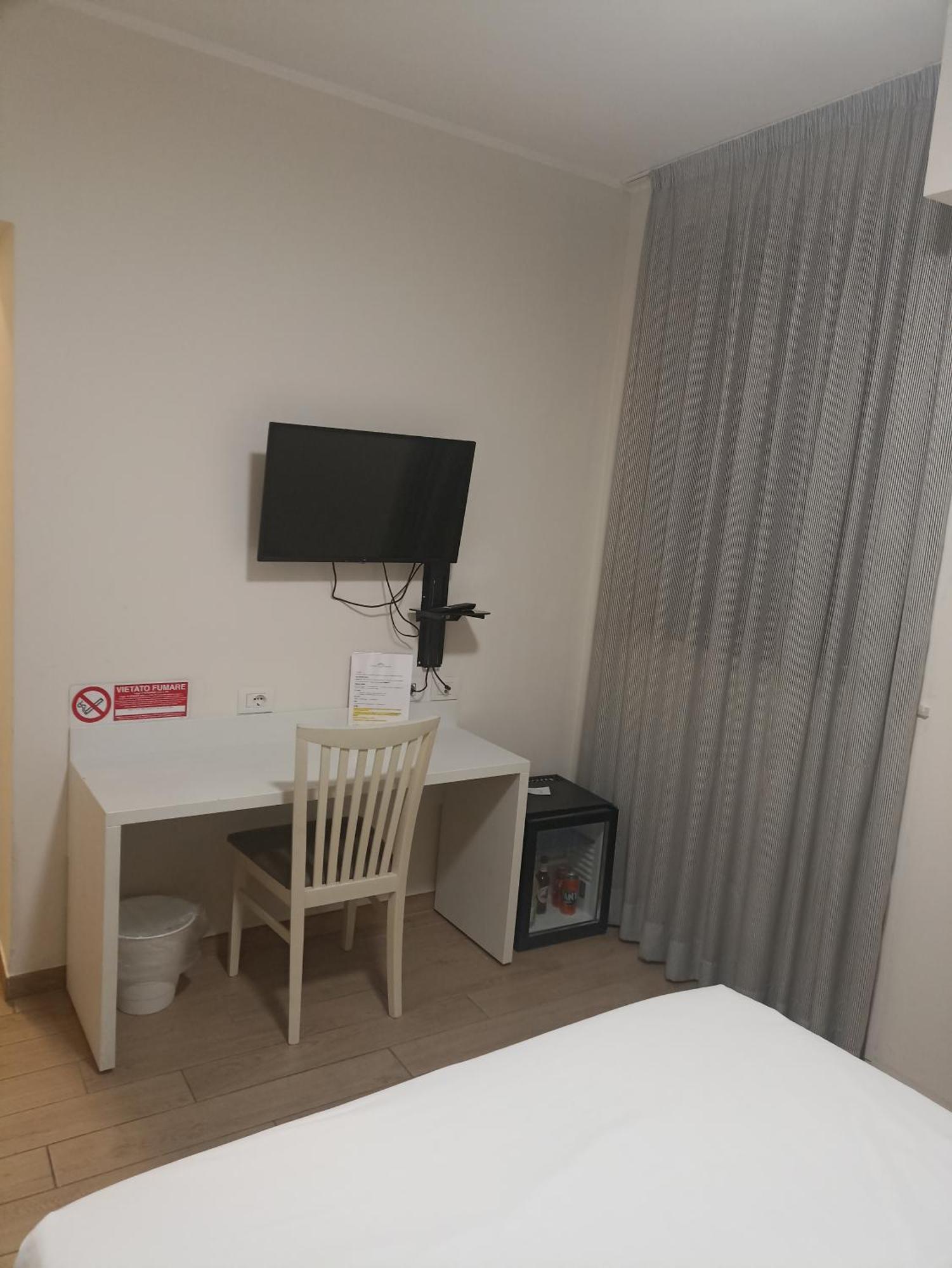 Palazzo Marignano Hotel Melegnano Ngoại thất bức ảnh